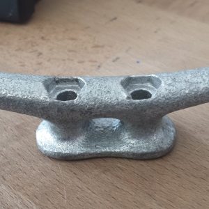 TWO HOLE FLAT GALVANISED CLEAT 4" MALLEABLE MOORING CLEAT
